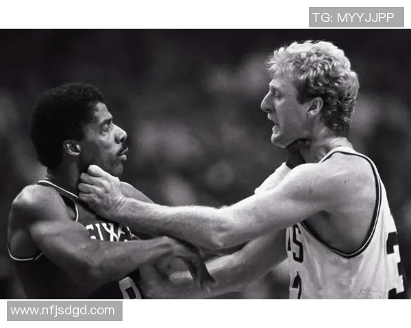 重庆篮球队实力之争引发热议球迷观点各异引发广泛讨论